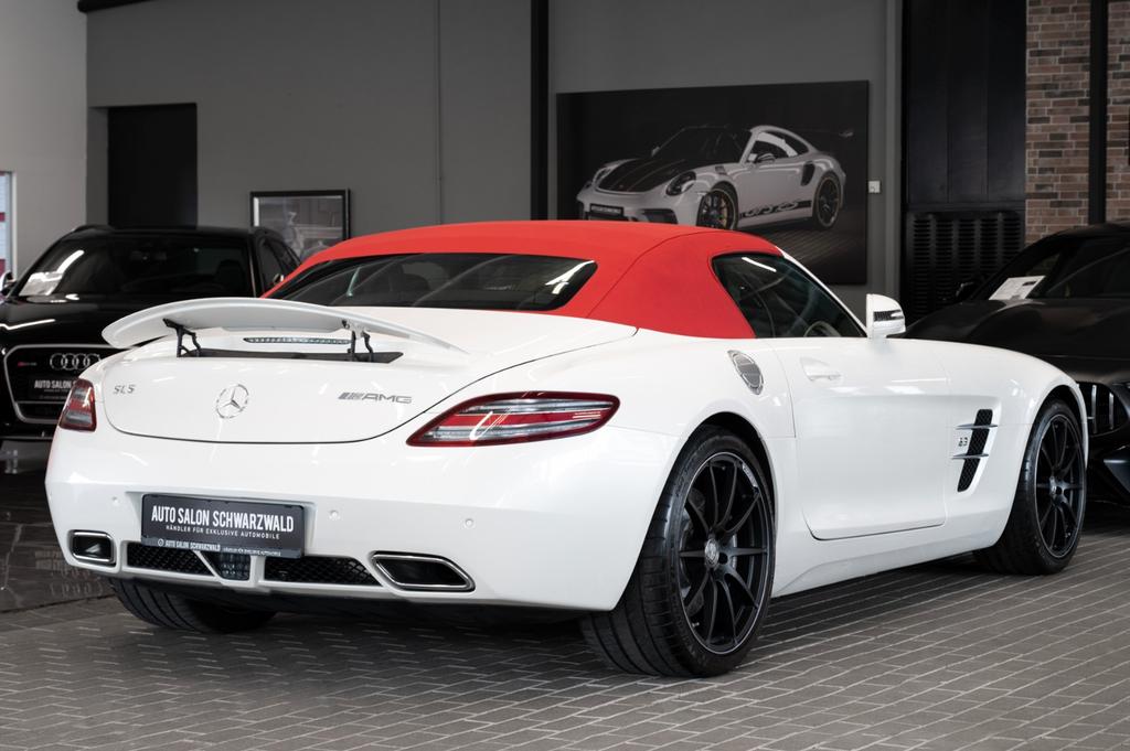 Mercedes-Benz SLS AMG