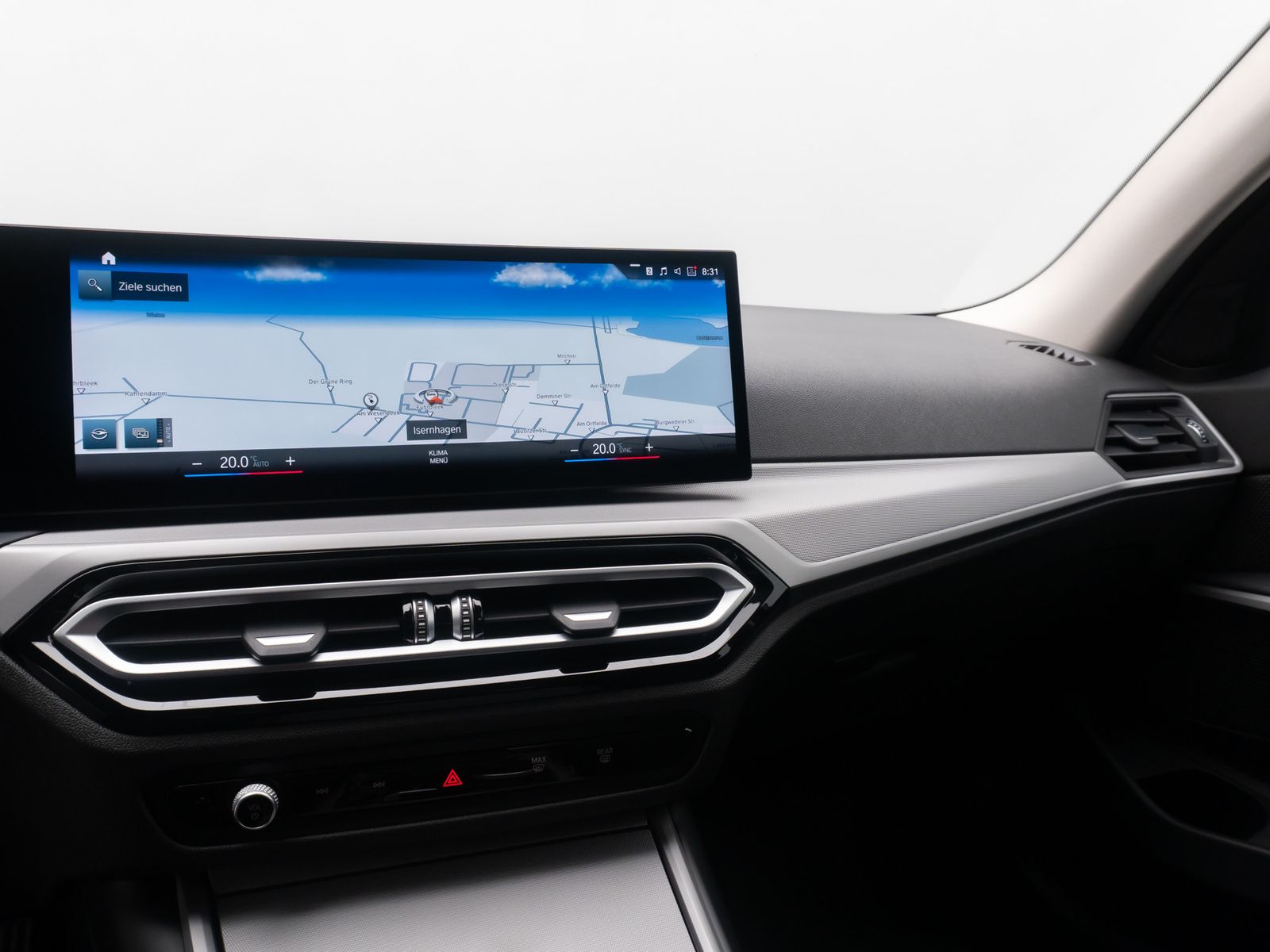 Fahrzeugabbildung BMW 320e GeschwindigReg AHK HiFi PDC CockpitPlus DAB