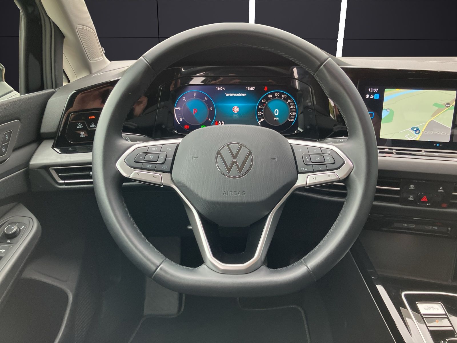 Fahrzeugabbildung Volkswagen Golf VIII Variant TDI Style DSG LED+ Navi ACC AI