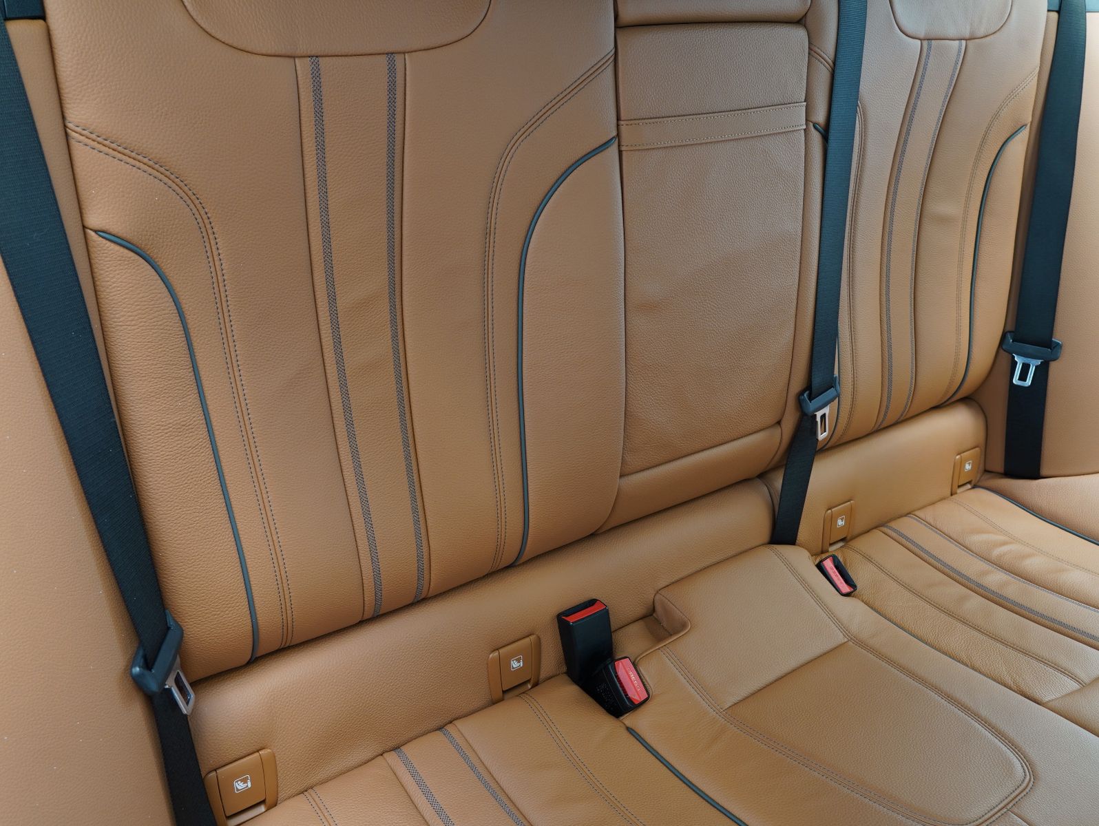 Fahrzeugabbildung BMW 520 i Touring  Luxury Line H&K/KAMERA/LM19"