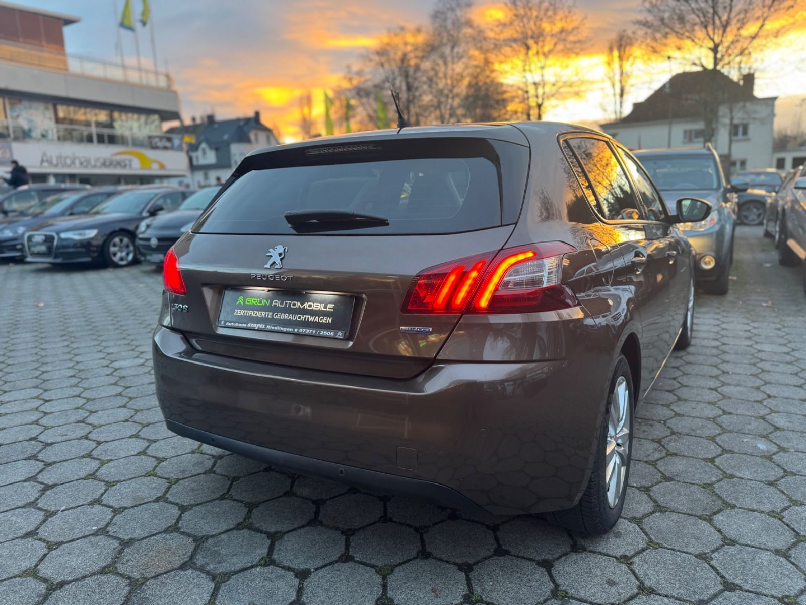 Fahrzeugabbildung Peugeot 308 Access Navi*PDC*SHZ*Garantie