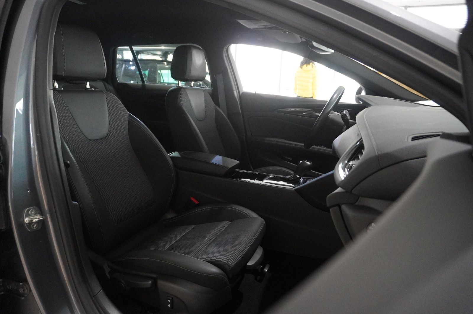 Fahrzeugabbildung Opel Insignia B ST 2.0D ELEGANCE NAVI/LED/KAMERA/DAB+