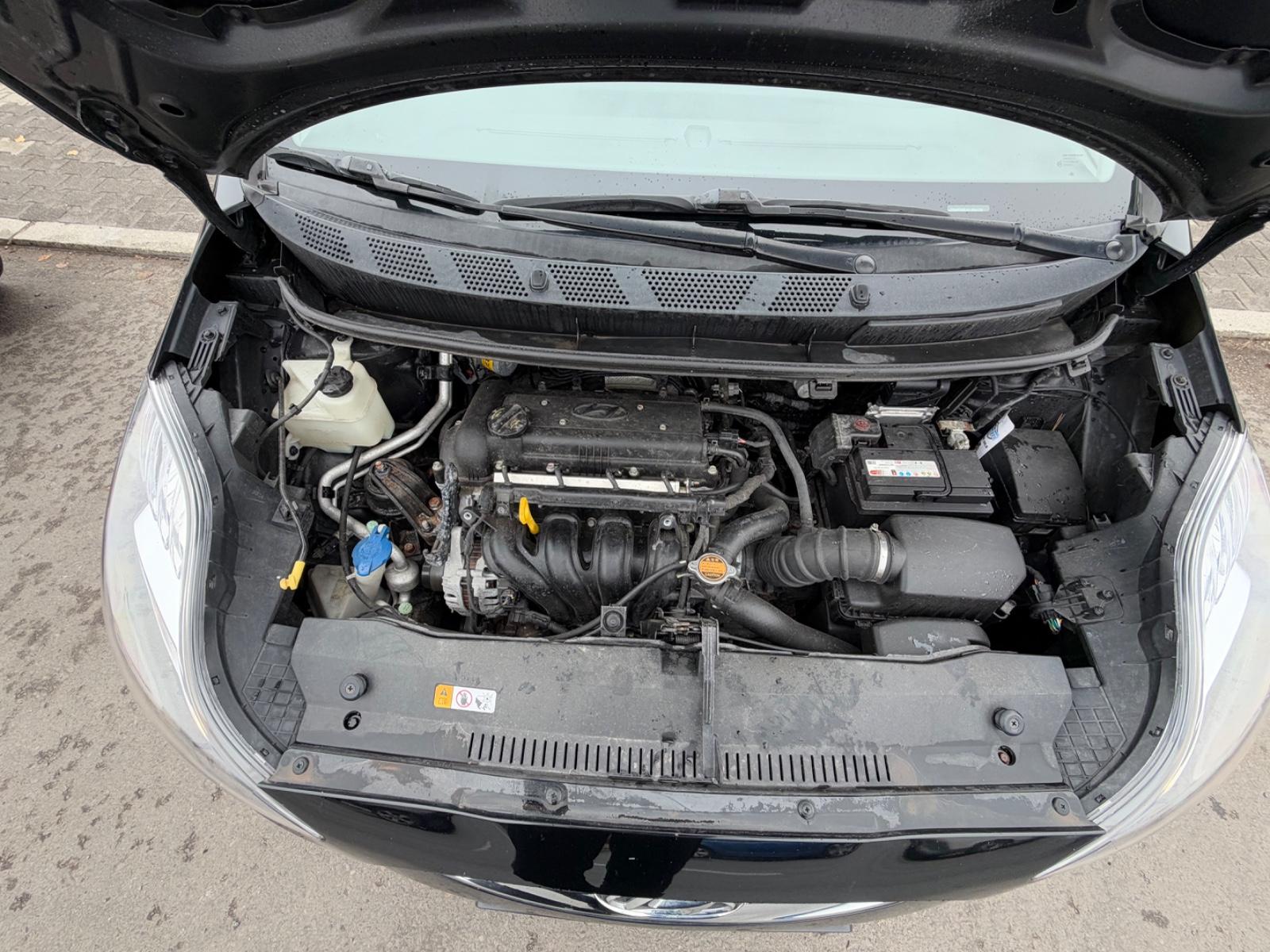 Hyundai ix20 2012 — photo 15