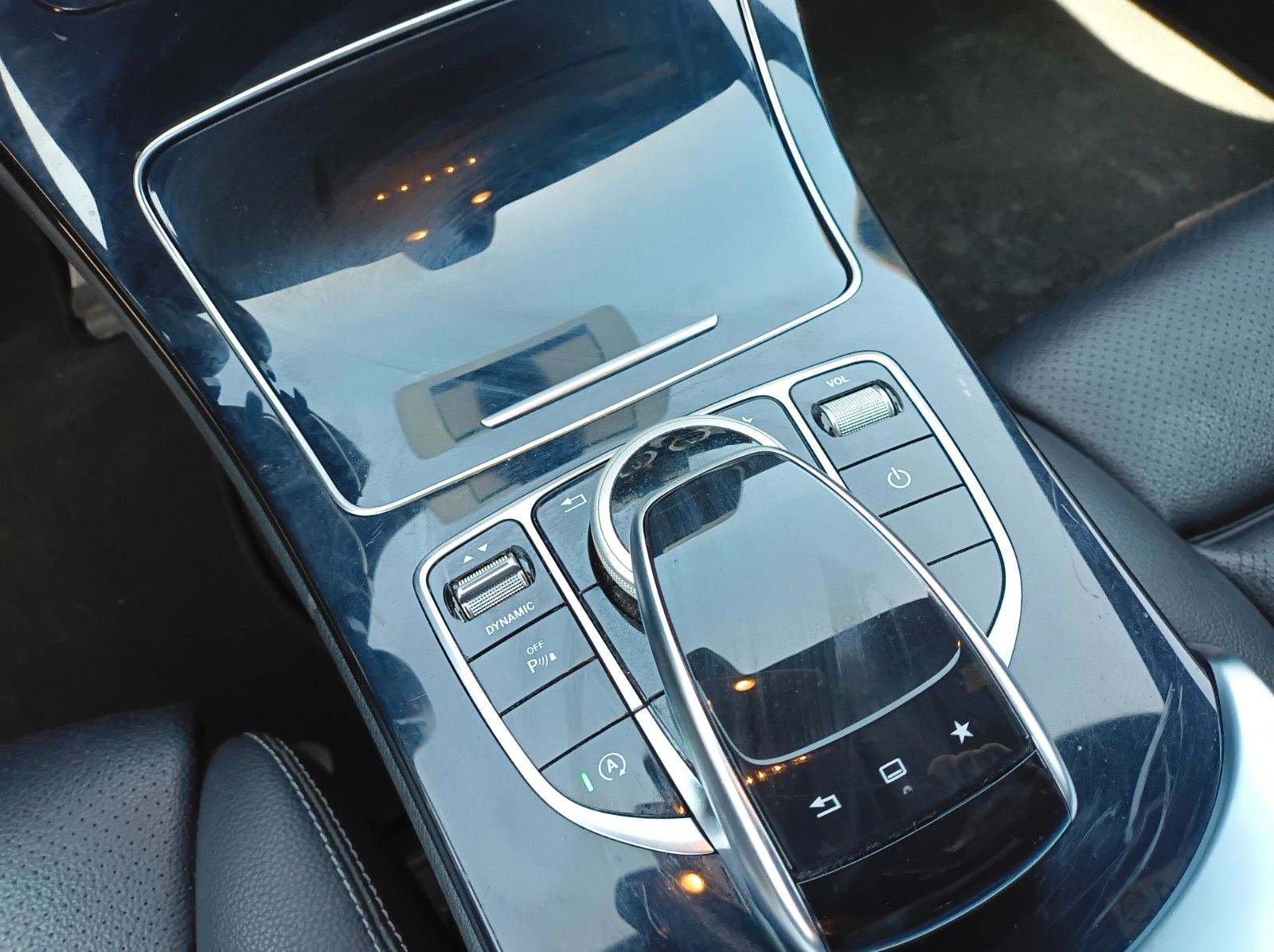 Fahrzeugabbildung Mercedes-Benz C 220T+AMG LINE INTERIEUR+EXTERIEUR+SCHECKHEFT +