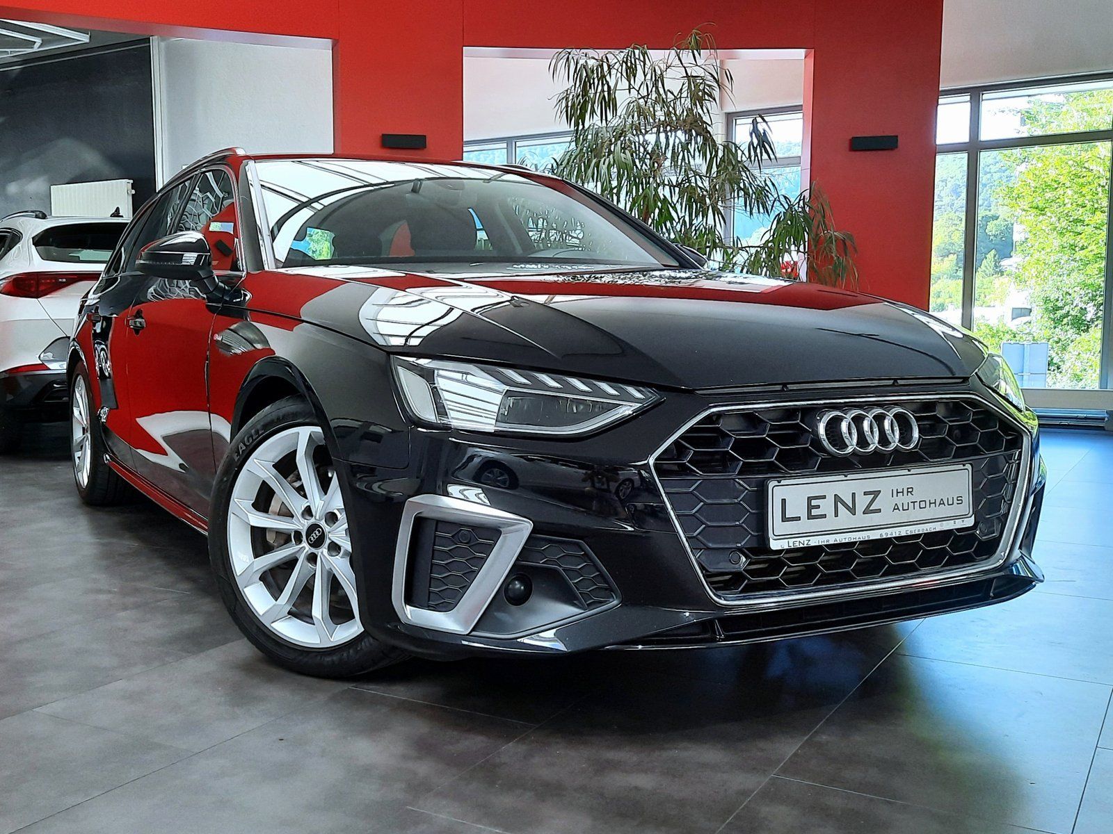 Fahrzeugabbildung Audi A4 Avant 40 TFSI S-line S-tronic *Navi*PDC*LED*