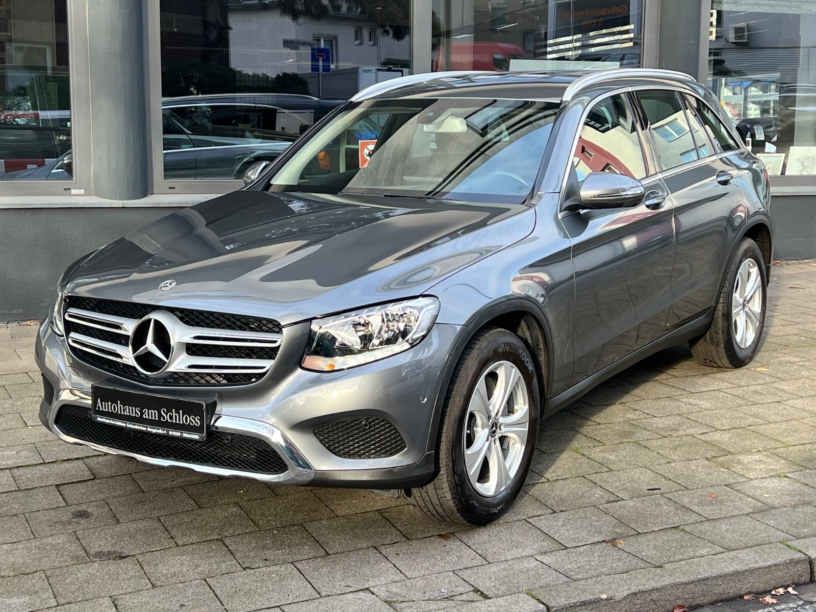 MERCEDES-BENZ GLC 250 4Matic*Leder*Navi*1Hand*30Tkm*Tempomat*