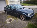 BMW E46 323i - BMW 323: E46 323i