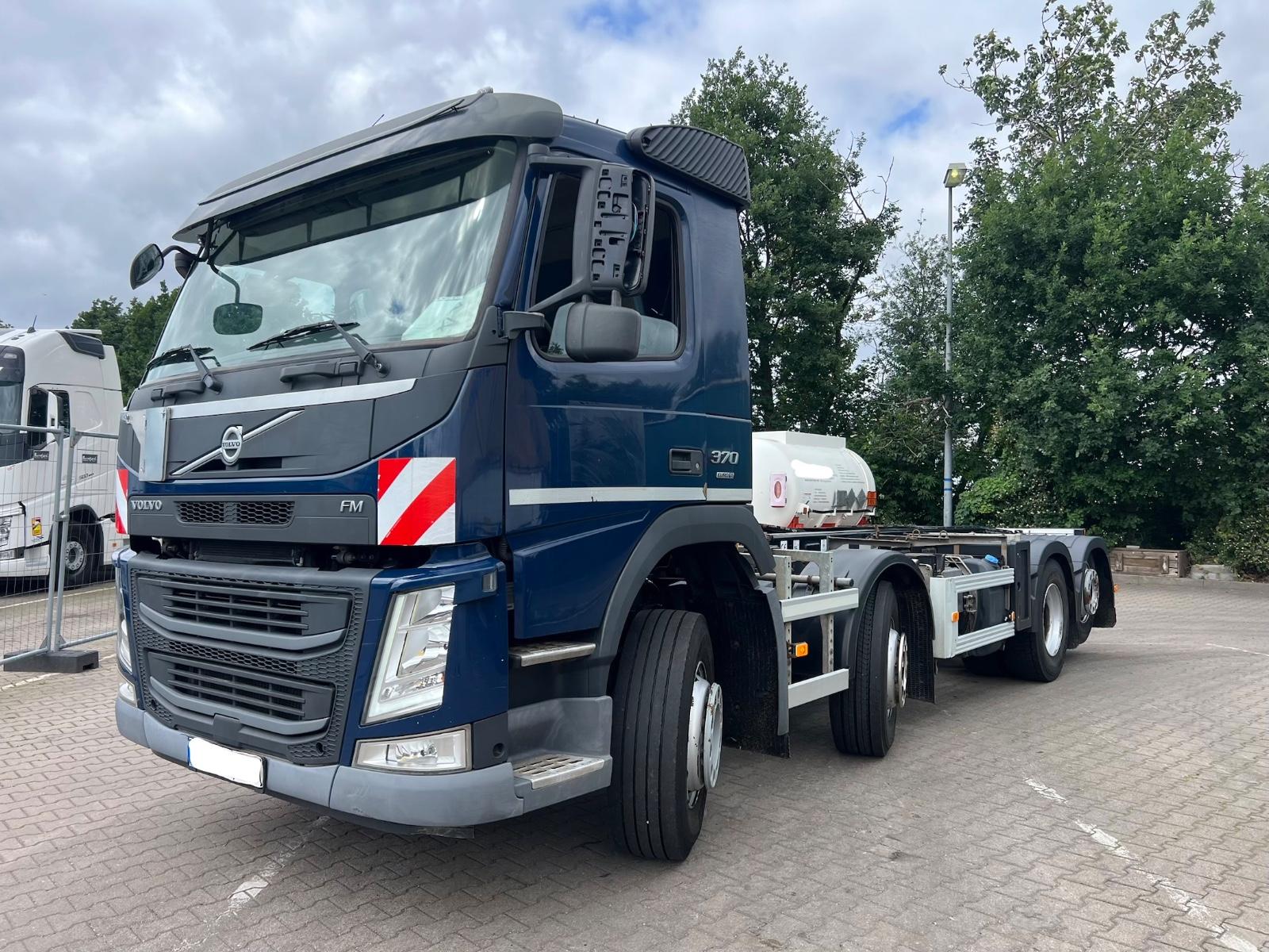 Volvo FM 370/FAHRGESTELL/NEBENANTRIEB/8x2/GERMAN