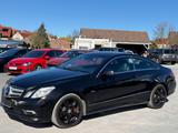 Mercedes-Benz E 350 Coupe CDI BlueEfficiency AMG-LINE - Mercedes-Benz E 350 aus 2011: Coupe