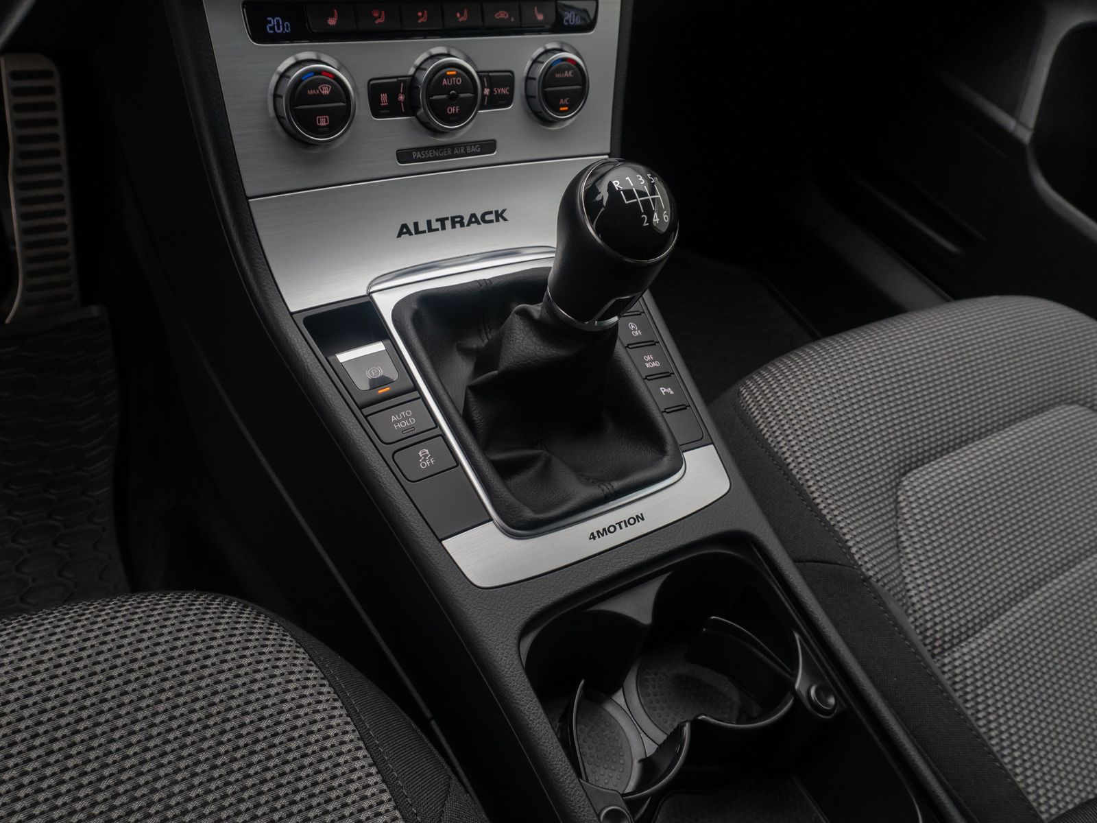 Fahrzeugabbildung Volkswagen Passat Tempomat Kamera DAB AHK SoundSyst 18Zoll