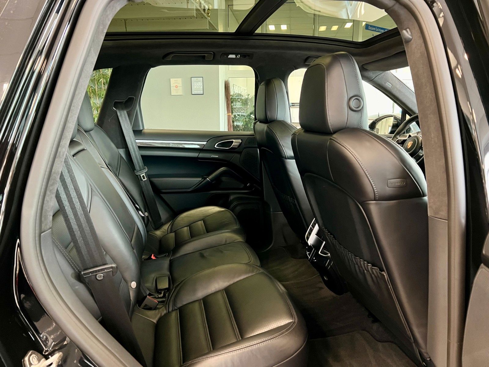 Fahrzeugabbildung Porsche Cayenne Turbo S SportDesign/Panorama/21Zoll