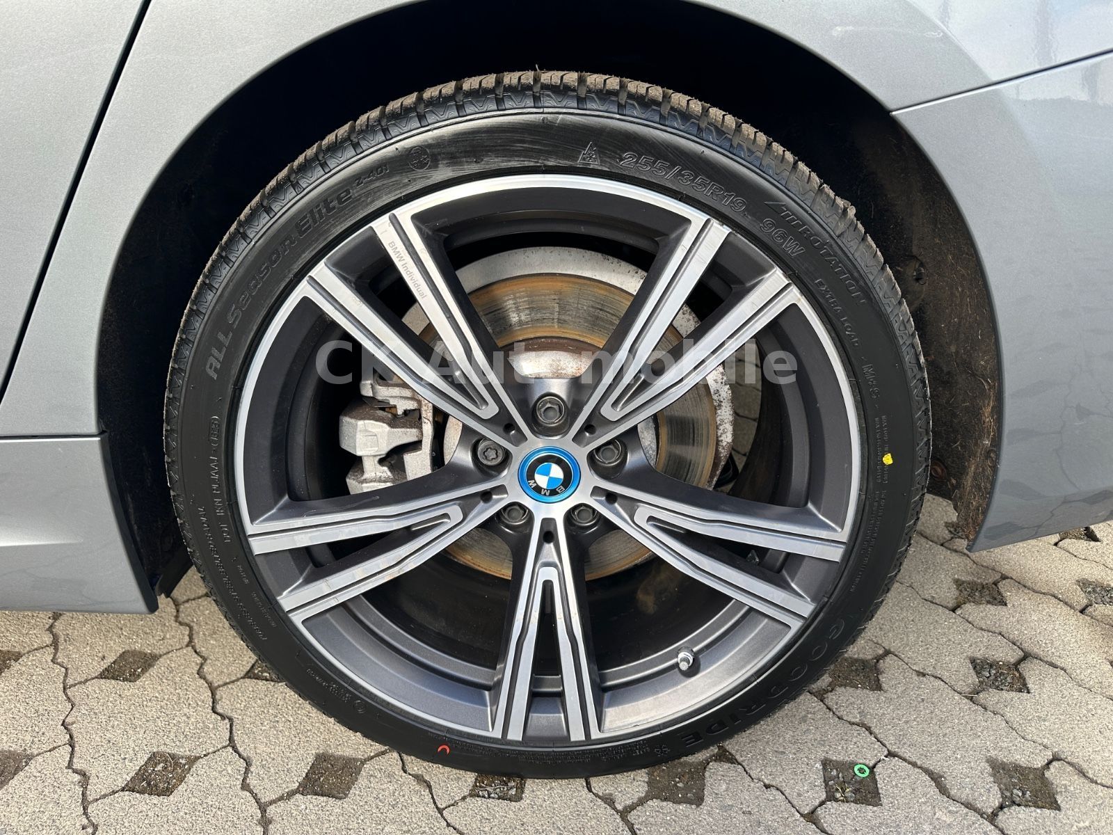 Fahrzeugabbildung BMW 330e Touring M-Sport/Navi/Head-Up/LED/Kam/AHK