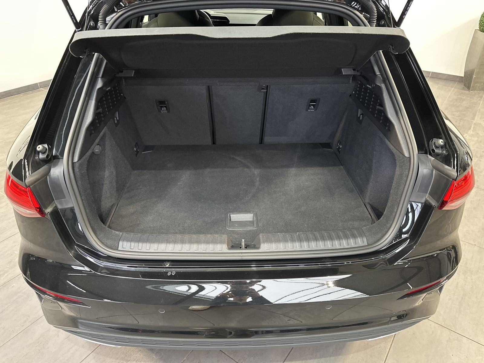 Fahrzeugabbildung Audi A3 SpB 35 TFSI S-Line NAV+LED+CARPLAY+VCOCK+1HD