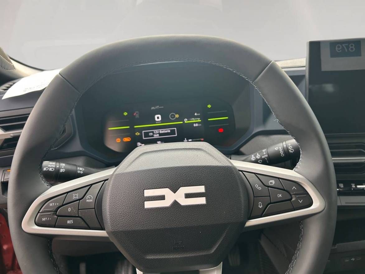 Fahrzeugabbildung Dacia Bigster Expression TCe 140