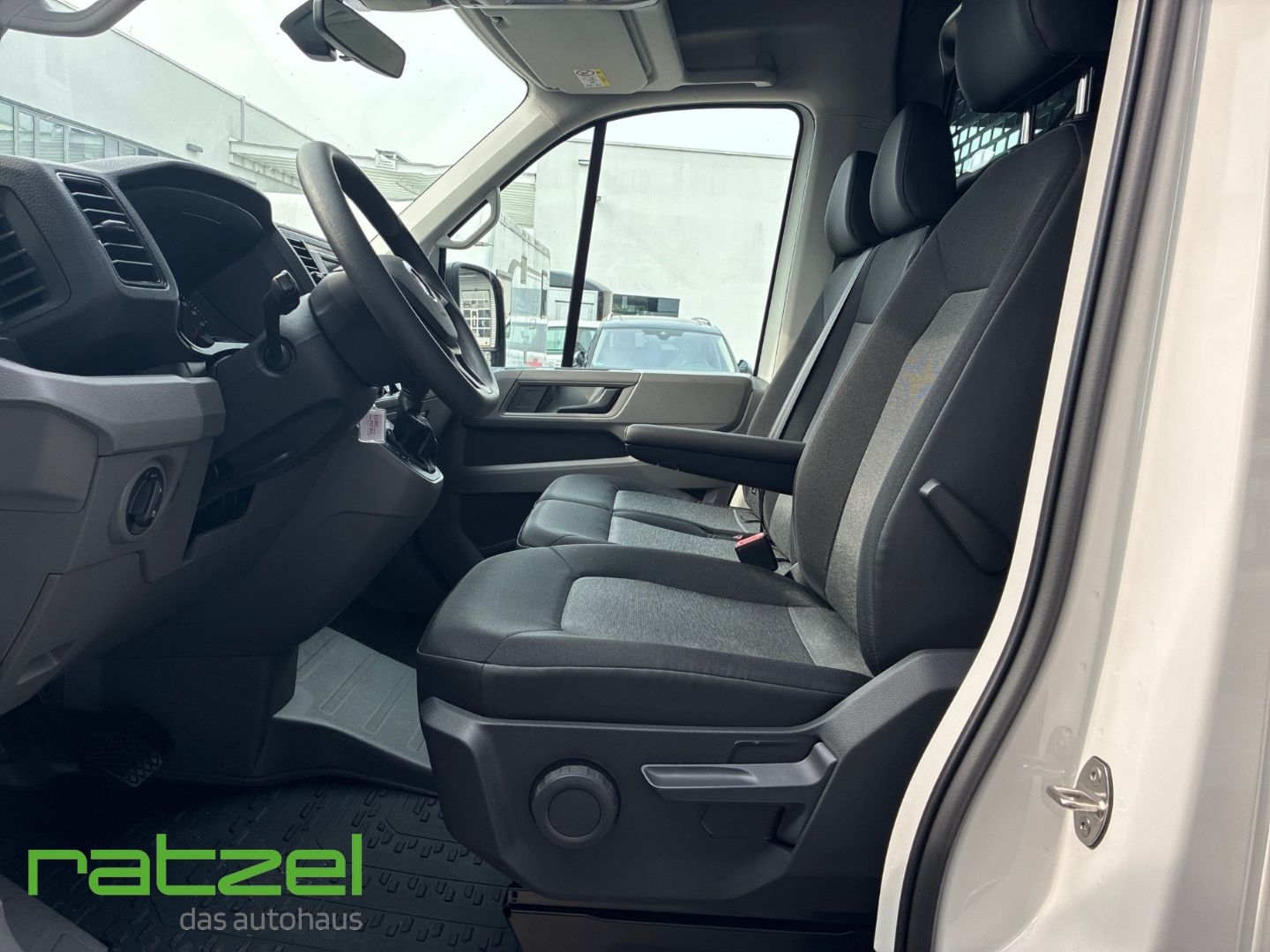 Fahrzeugabbildung Volkswagen Crafter 35 Kasten HD Autom. Klima+Kamera+Flügelt