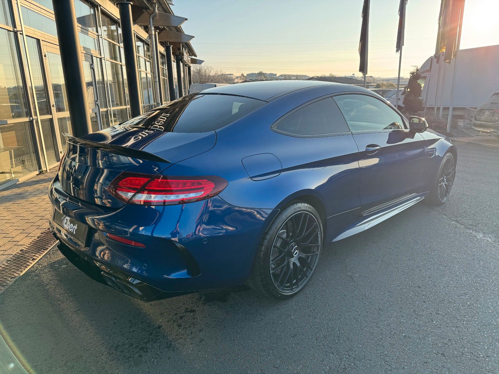 Fahrzeugabbildung Mercedes-Benz C 63 AMG Coupe+AeroP+Pano+Distr+Sportsitze
