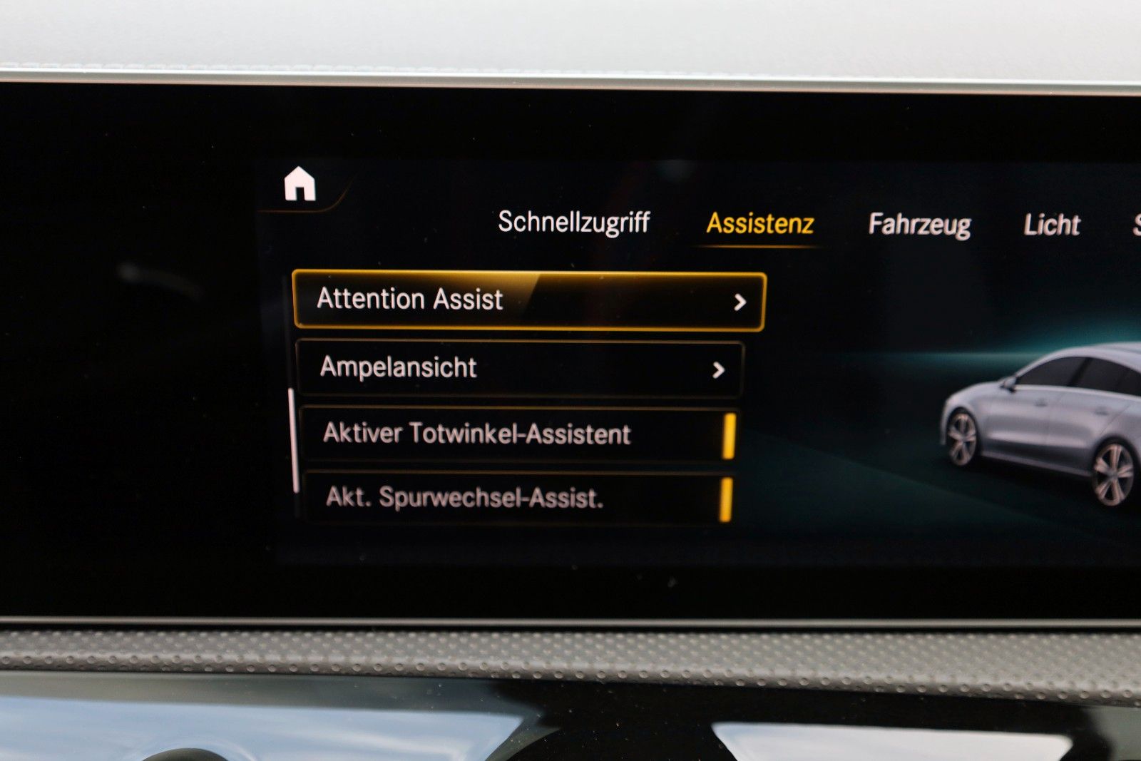 Fahrzeugabbildung Mercedes-Benz CLA 200d SB AMG Leder,Navi,LED,ACC,Burmester,360