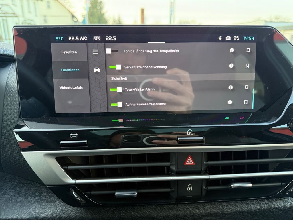 Fahrzeugabbildung Citroën C4 Hybrid 145 MAX - Schiebedach*Winter Paket