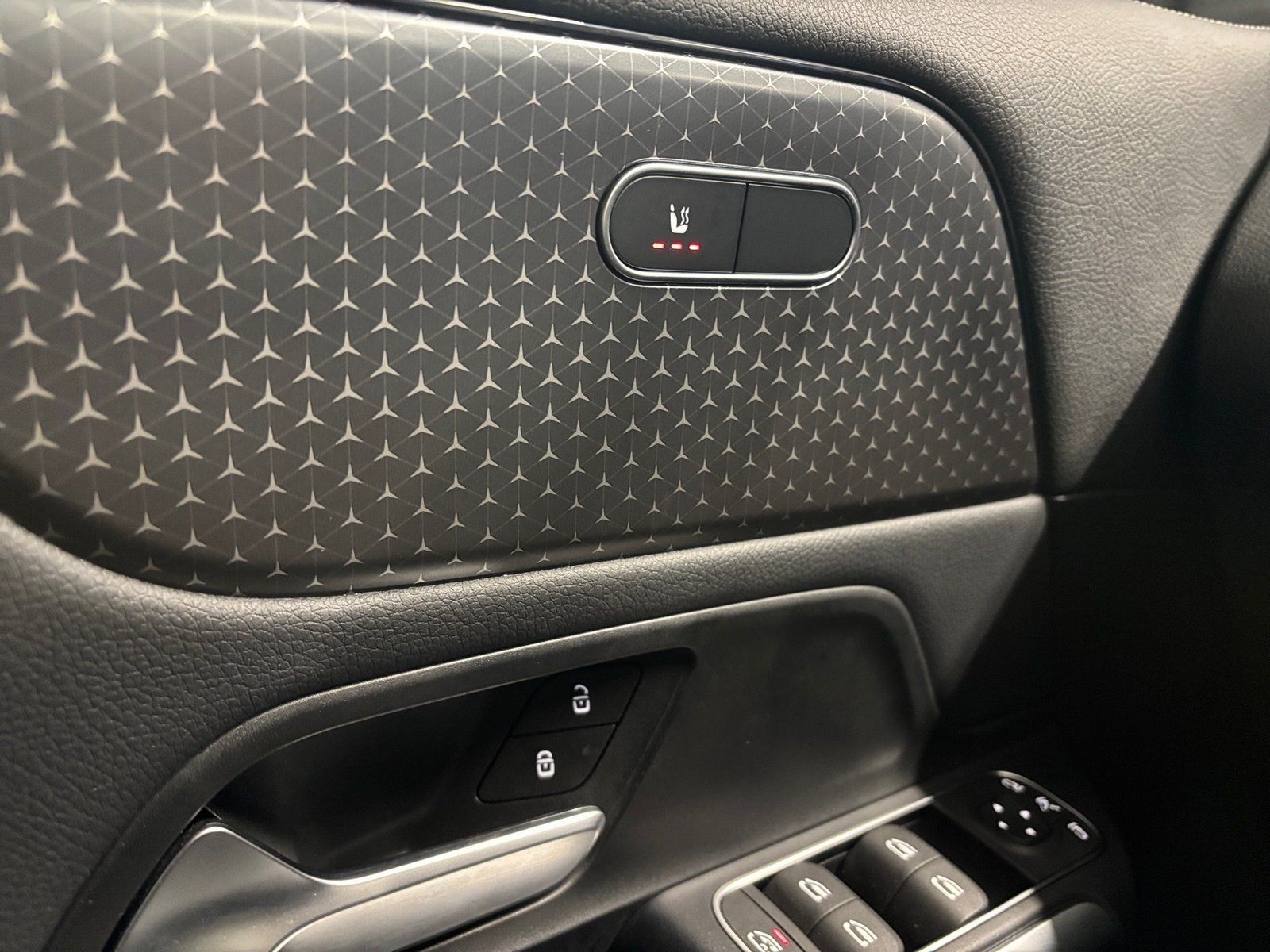 Fahrzeugabbildung Mercedes-Benz GLA 220 d 4M Progressive*Distro*360*MBeam*Night*