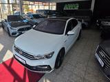 Volkswagen Passat Lim. *R-Line*Panno*Leder*Automatik - Volkswagen Passat: Limousine, R