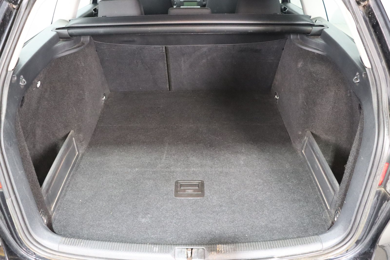 Fahrzeugabbildung Volkswagen Passat Variant 2.0 TDI DPF Trendline