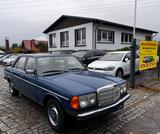 Mercedes-Benz E 230 - blaue Mercedes-Benz E 230