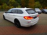 BMW 540i xDrive Touring A - - BMW 540 mit Benzin-Antrieb