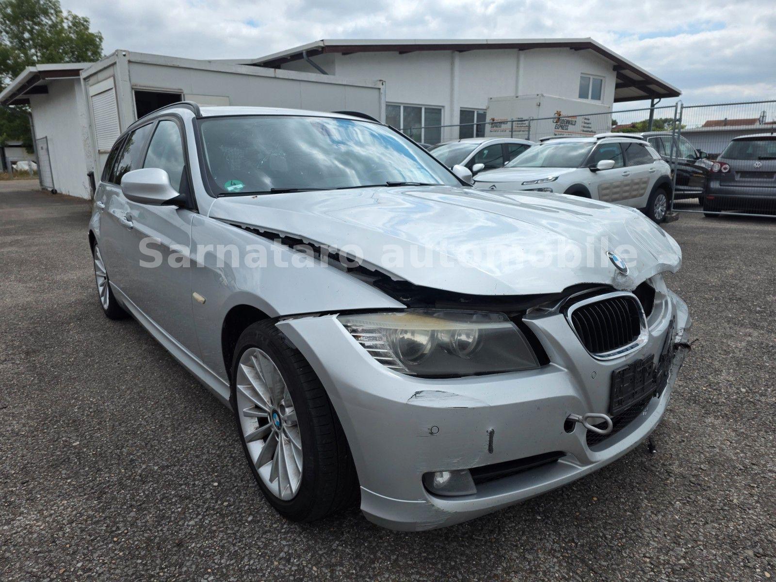 BMW 318 2012 — interior