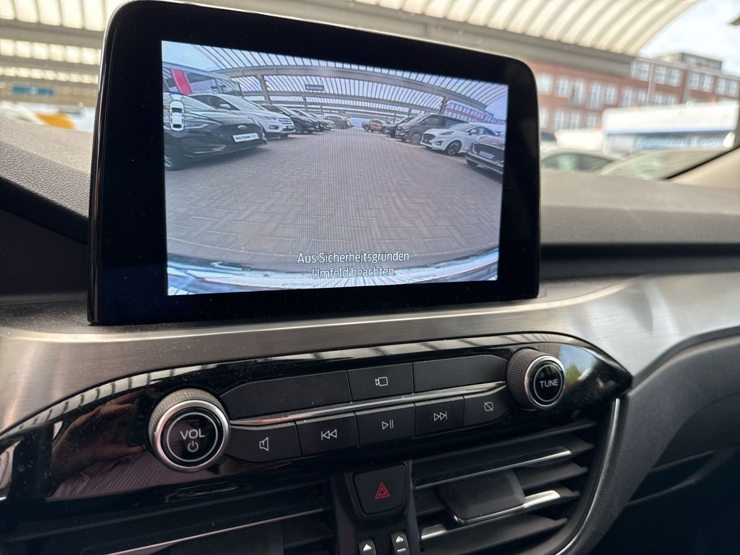 Fahrzeugabbildung Ford Kuga Plug-In Hybrid Titanium Hagelschaden AHK sc