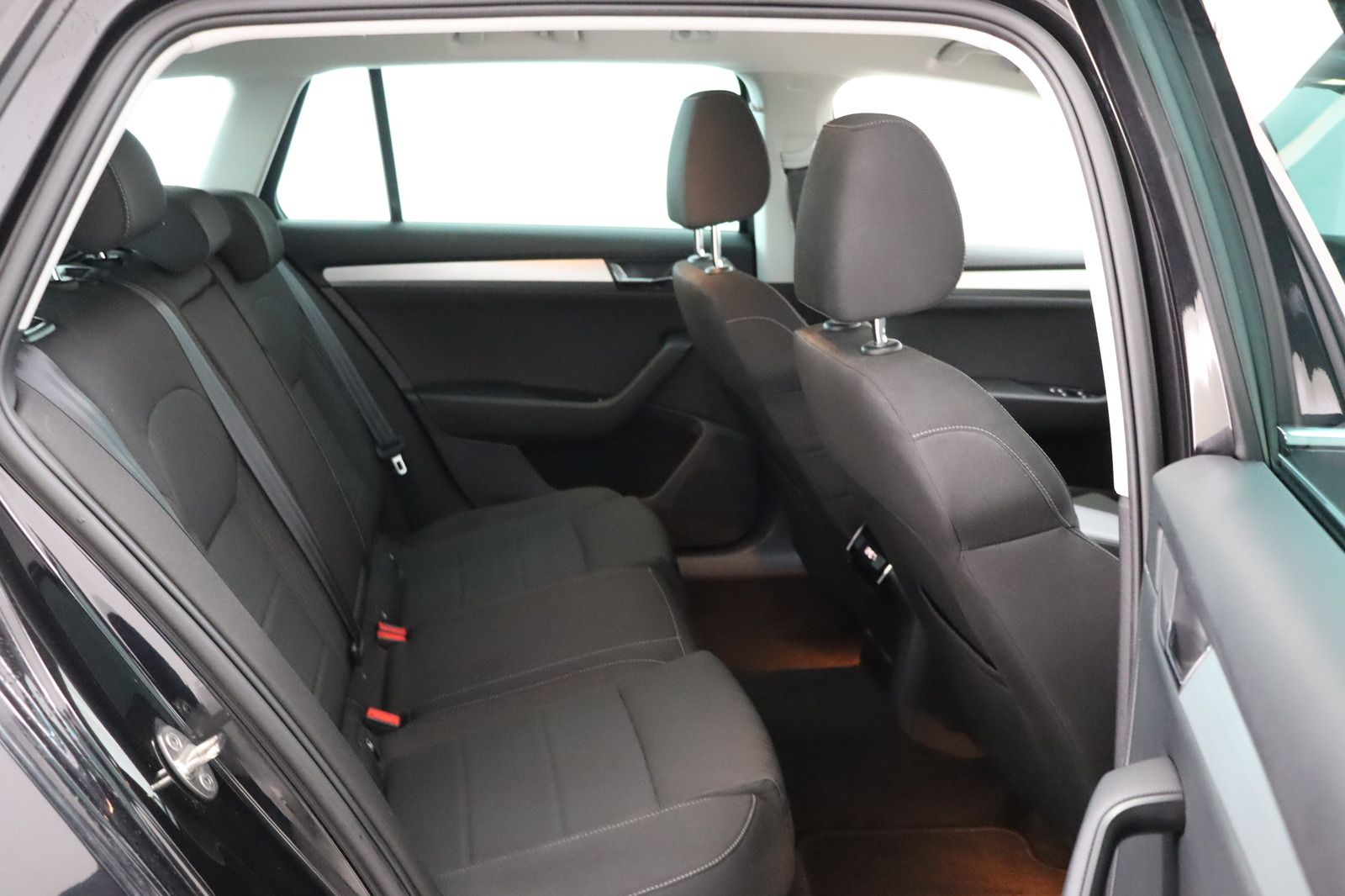 Fahrzeugabbildung SKODA Superb * Memory * PDC * Sithzg.