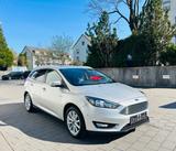Ford Focus Turnier Titanium *Totwnkl., AHK, Navi, RFK