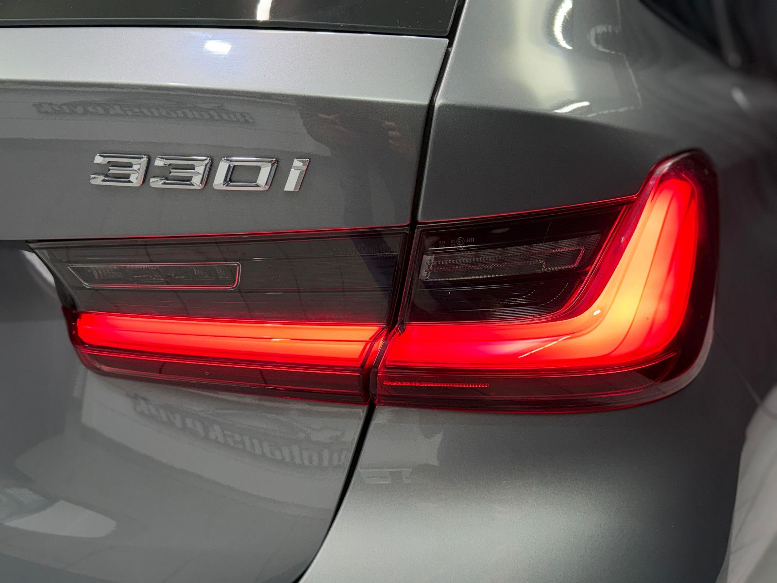 Fahrzeugabbildung BMW 330i Touring M Sport|HIFI|WIDESCREEN|KAMERA|NAV