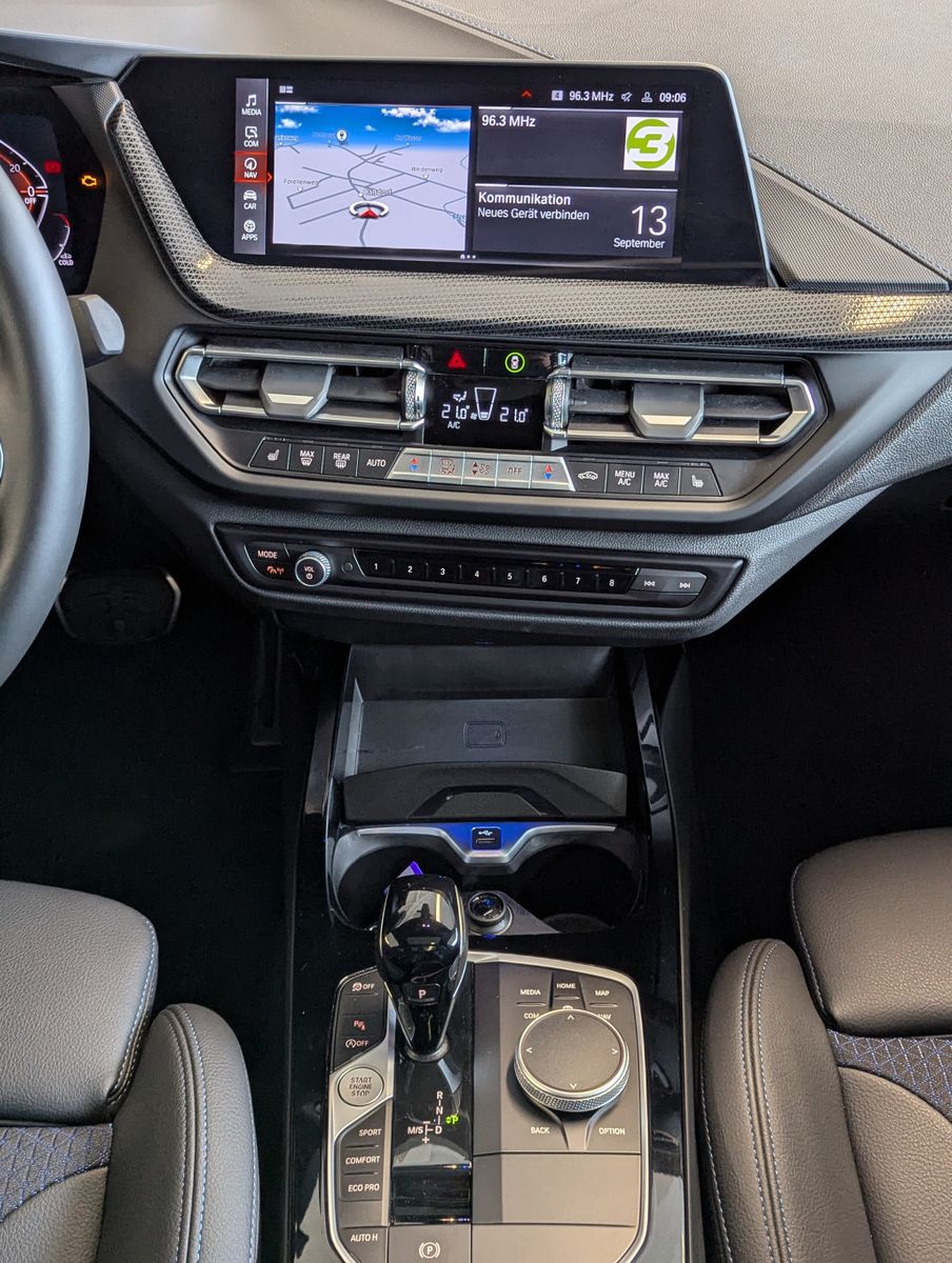 BMW 218 Gran Tourer i M-Sport Pano LED-adaptiv Cam - Image 19