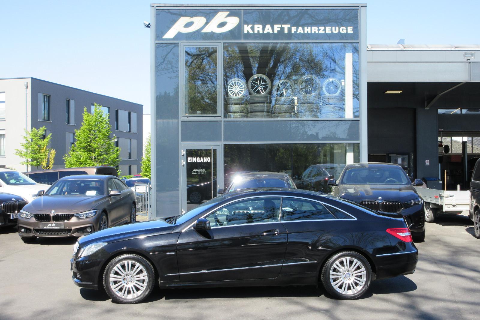 Mercedes-Benz E200 Coupé Navi PDC Allwetter 2. Hd.