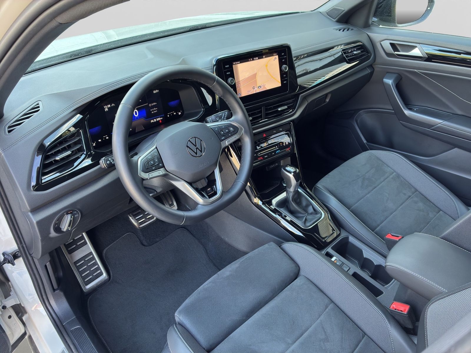 T-Roc 1.5 TSI DSG R-LINE *MATRIX*KAMERA*GJR*