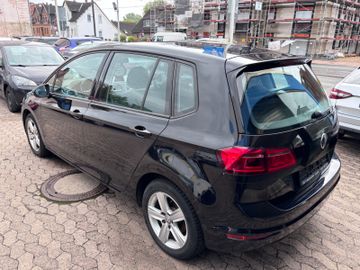 Volkswagen Golf - 8
