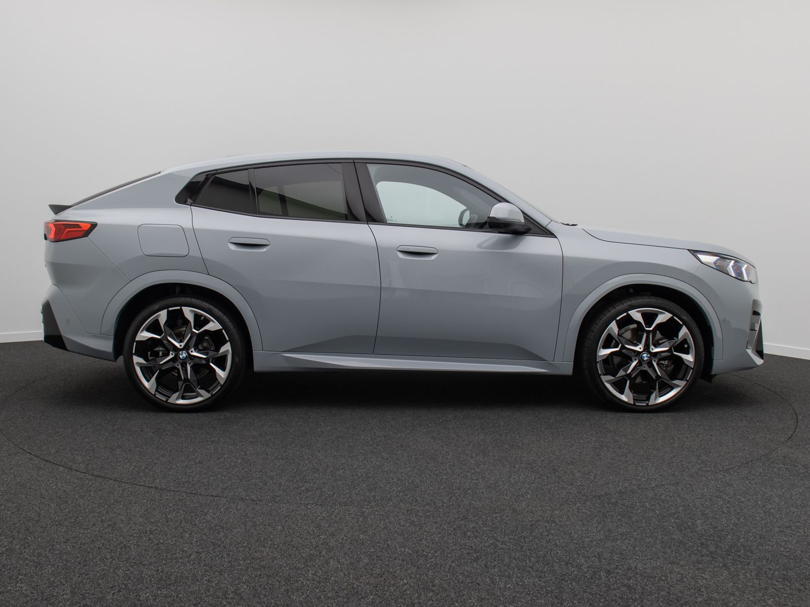 Fahrzeugabbildung BMW X2 sD20i M Sport 360°H/K HUD DAB Panorama 21Zoll