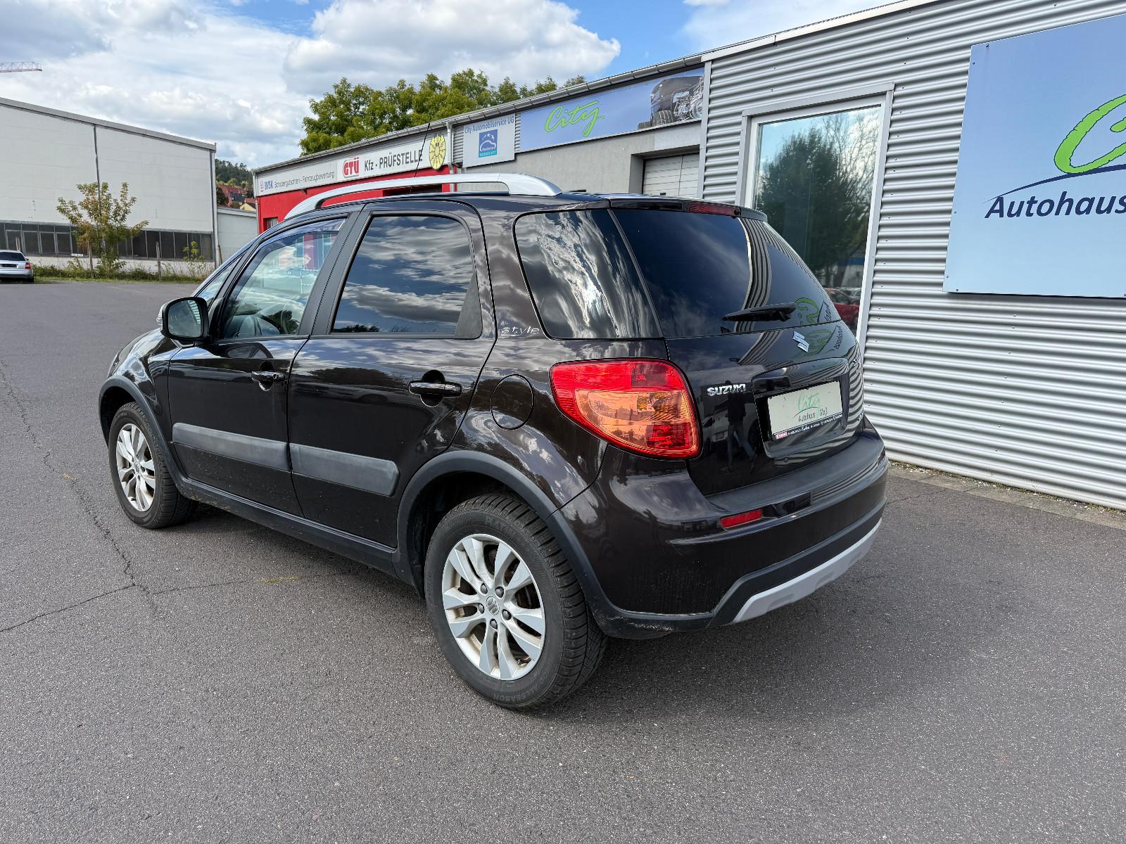 Suzuki SX4 Style 4x4+Klimaauto+SHZ+Temp+ZV+LM+