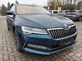 Skoda Superb Combi L&K 4x4 - blaue Skoda Superb