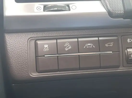Ssangyong Rexton 2.2 E-XDI 4WD 8AT Sapphire 5S EL AHK ACC