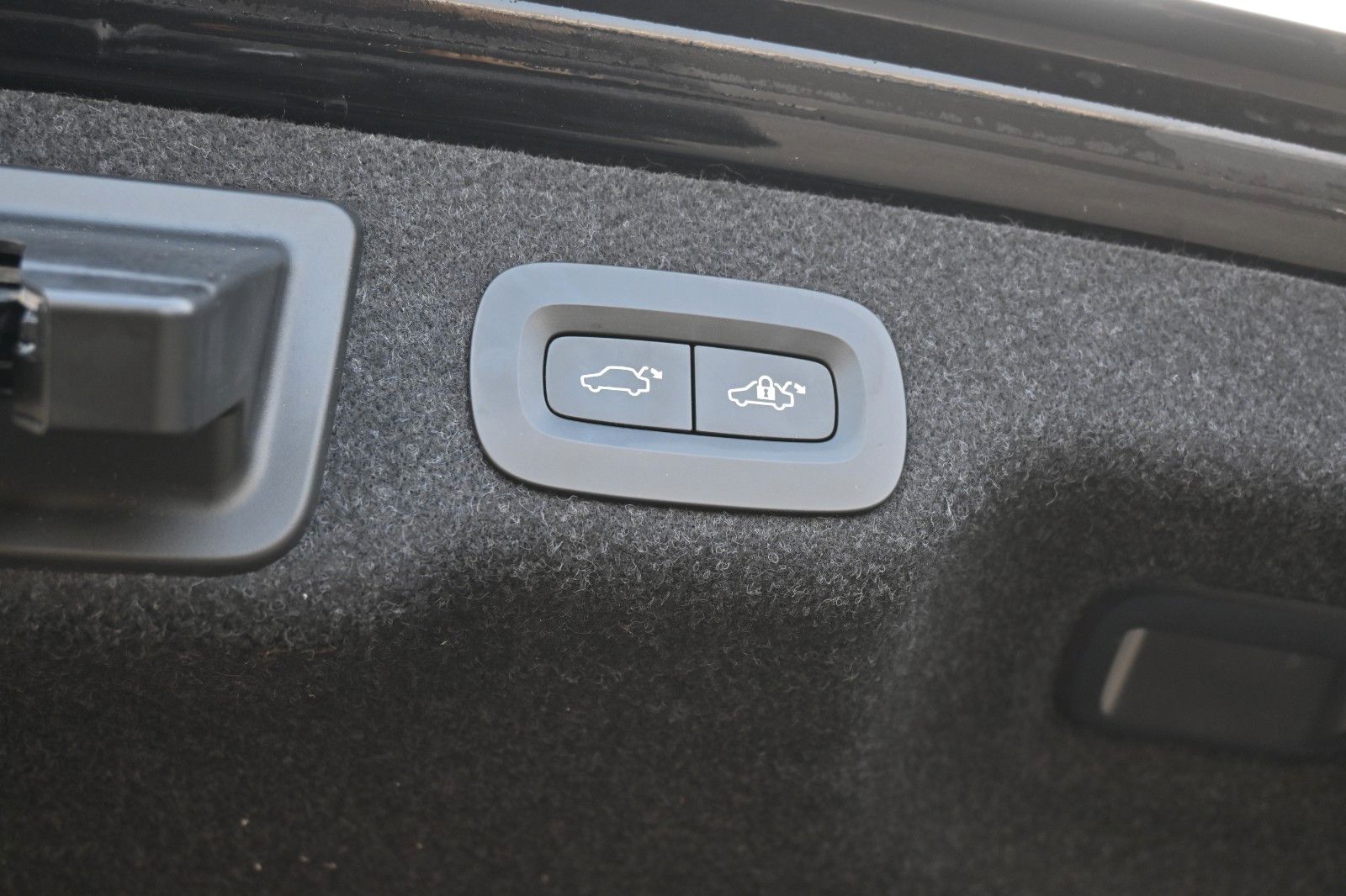 Fahrzeugabbildung Volvo S 90 T5 Lim*Mom*LED*Navi*STHZ*Miete*MIETKAUF
