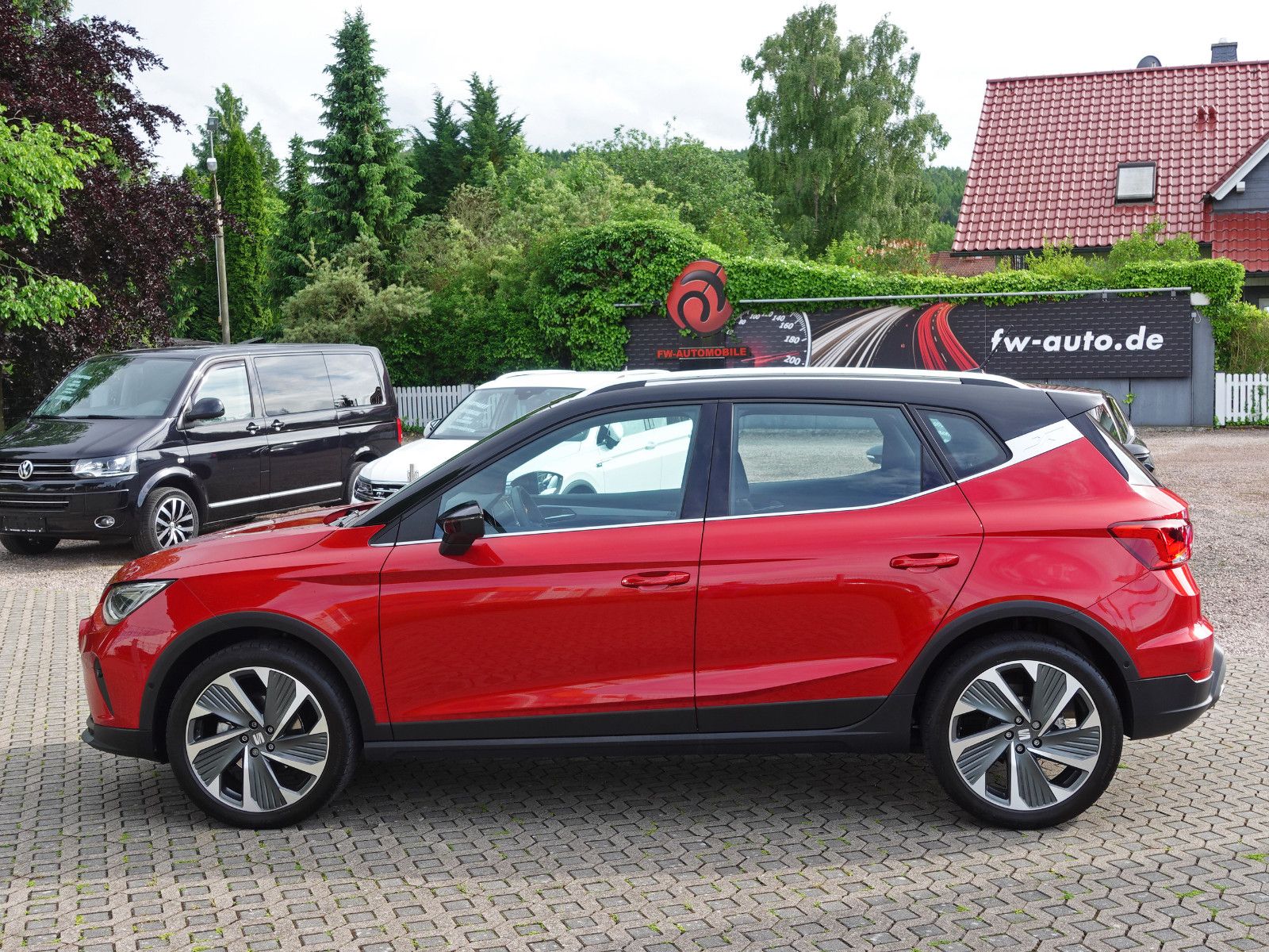 Fahrzeugabbildung SEAT Arona 1.5 TSI DSG FR Full Link ACC RFK DINAMICA