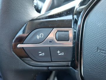 Peugeot 208 1.2 Allure Pack PureTech 100 Kam.+LED+Navi