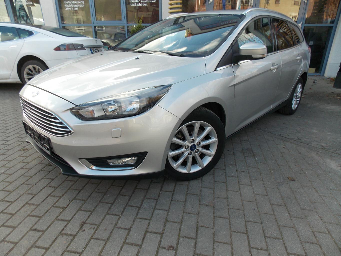 Ford Focus 1.5 Titanium Navi"Sitz und Scheibenheizung