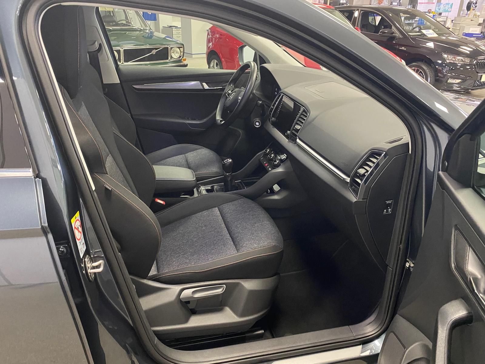 Fahrzeugabbildung SKODA Karoq 1.5 TSI +APP+KLIMA+ACC+RFK+PDC+NAVI+SITZHE