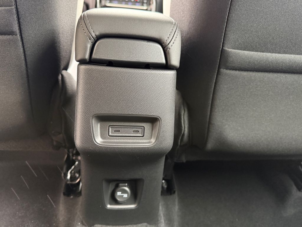 Fahrzeugabbildung Citroën C3 Hybrid 110 PLUS - Winter Paket