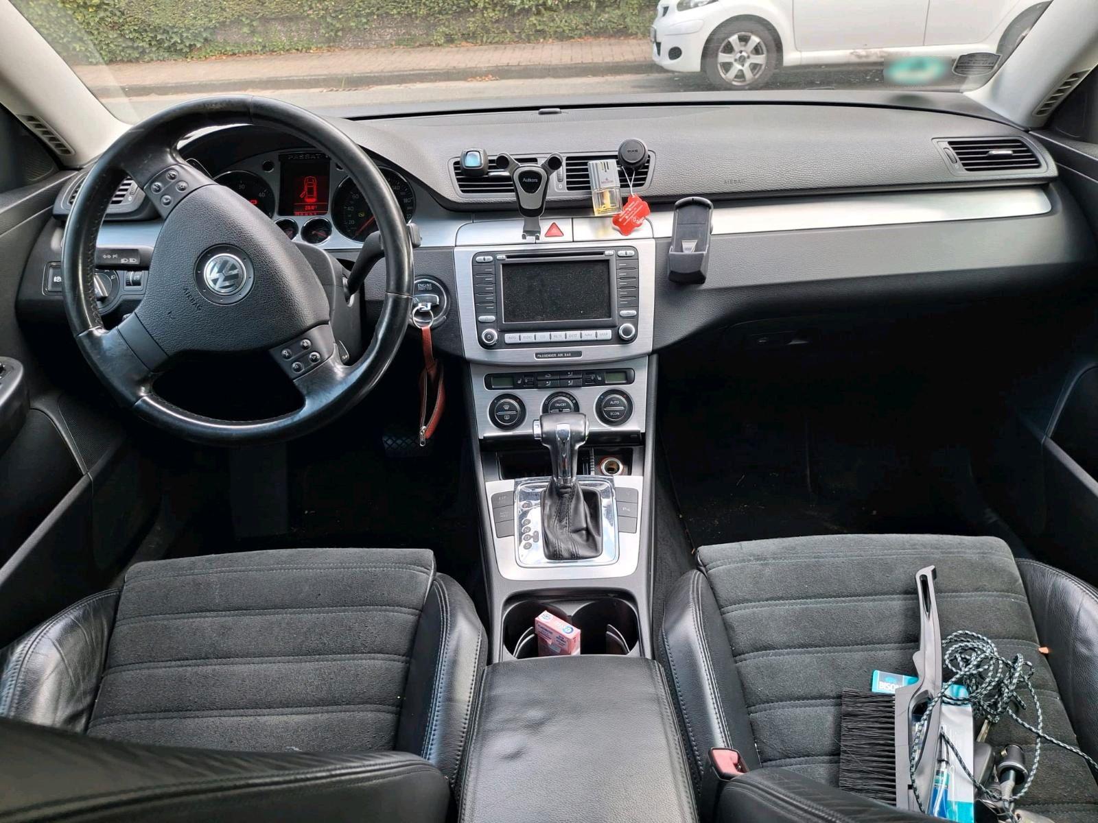 Volkswagen Passat 2006 — interior