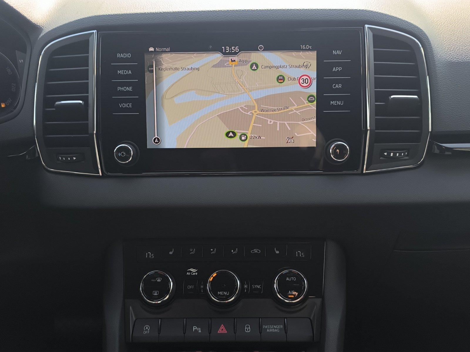 Skoda Karoq 2.0 TDI DSG Selection AHK NAV RFK ACC PDC