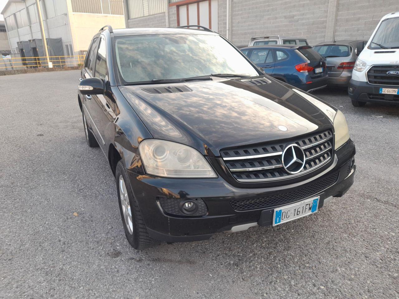 Mercedes-Benz ML280 2007 — rear view