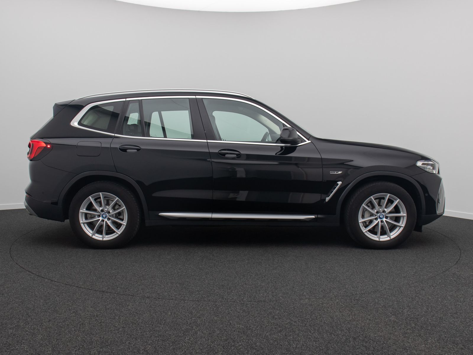 Fahrzeugabbildung BMW X3 xD30e DriveAss DAB Kamera HiFi WLAN Sportsitz